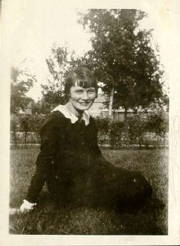 1985.27.54 - Page from photo album