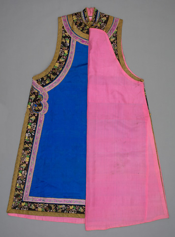 2005.5.77 - Blue Damask Silk Vest for a Woman