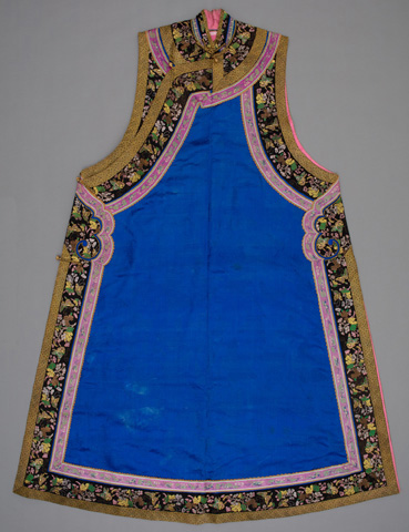 2005.5.77 - Blue Damask Silk Vest for a Woman