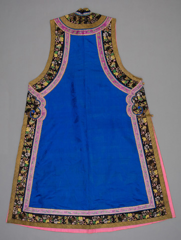 2005.5.77 - Blue Damask Silk Vest for a Woman